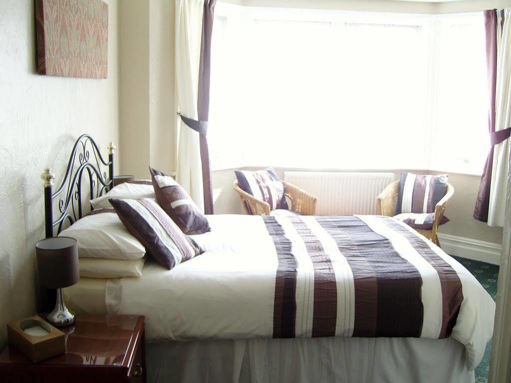 Blueshutters Hotel Poole Eksteriør billede