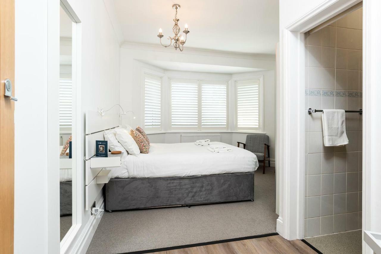 Blueshutters Hotel Poole Eksteriør billede